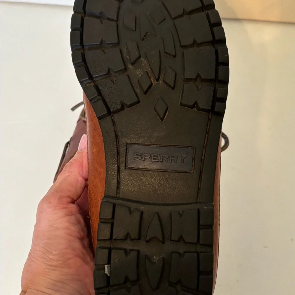 SPERRY Saddle Tan Leather Boat Shoes Size 9.5M